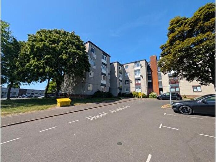 2 Bedroom Flat To Rent In Cart Place, Dundee, DD2
