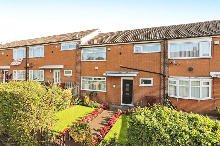 3 Bedroom Terraced House For Sale In Stanks Lane North, Leeds, LS14