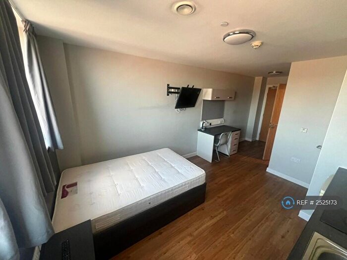 Studio To Rent In Queen Street, Sheffield, S1