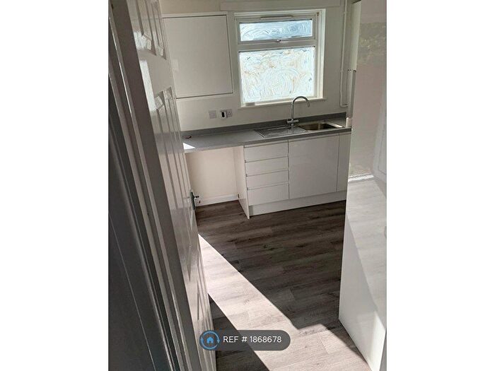 3 Bedroom Semi-Detached House To Rent In Clacton Road, Portsmouth, PO6