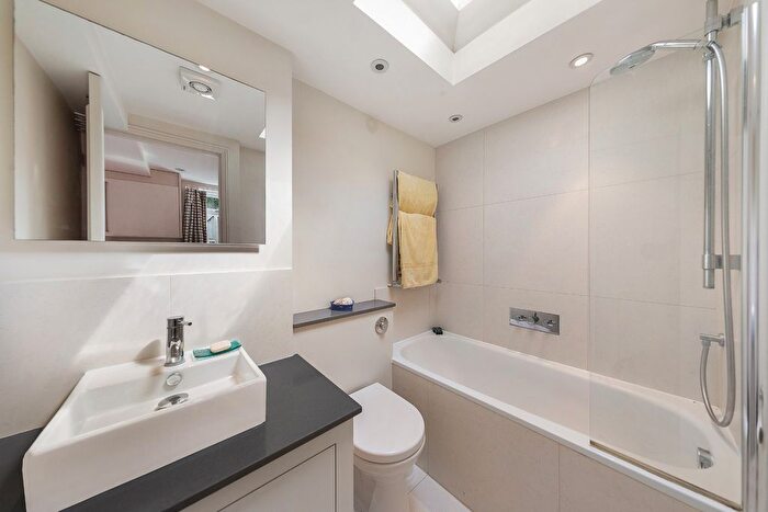 1 Bedroom Flat To Rent In Church Road, Richmond, TW10