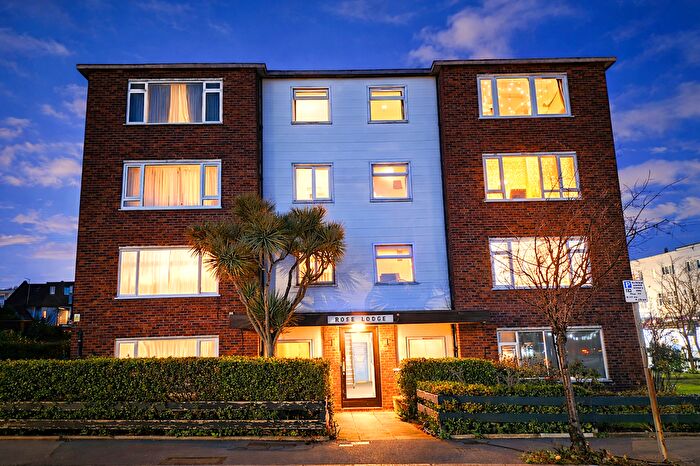 2 Bedroom Flat To Rent In Hope Lodge, High Road, South Woodford, London, E18