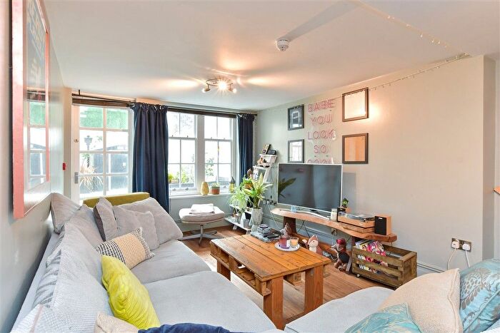 2 Bedroom Flat For Sale In Old Steine, Brighton, East Sussex, BN1