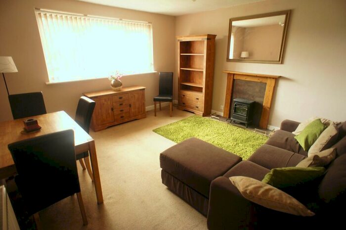 1 Bedroom Flat To Rent In Burnham Road, Chingford, E4