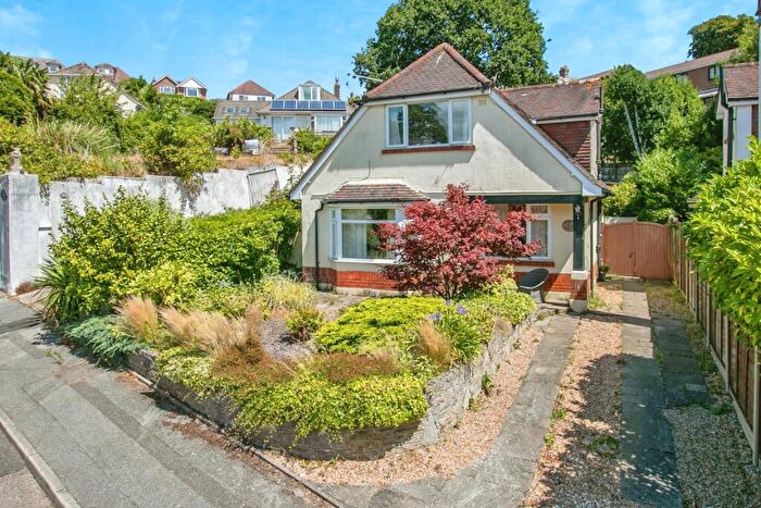 3 Bedroom Bungalow For Sale In Glen Road, Poole, Dorset, BH14