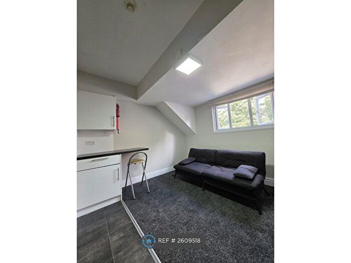 3 Bedroom Flat To Rent In Colum Road, Cardiff, CF10