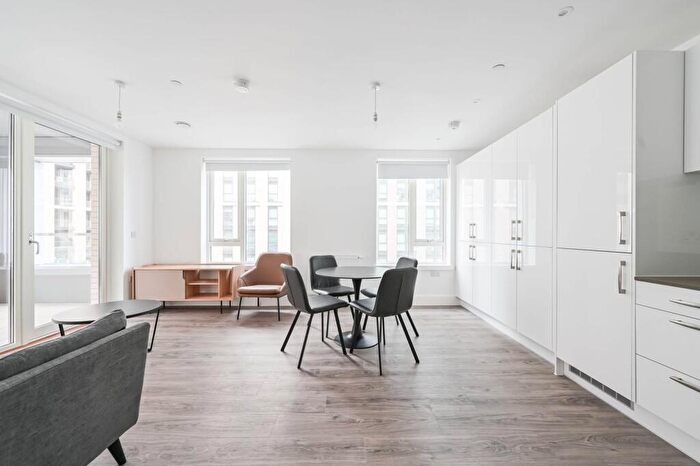 2 Bedroom Flat To Rent In Nautilus Apartments, Canning Town, London, E16