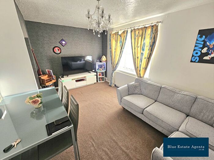 1 Bedroom Flat To Rent In Windsor Park Road, Hayes, UB3