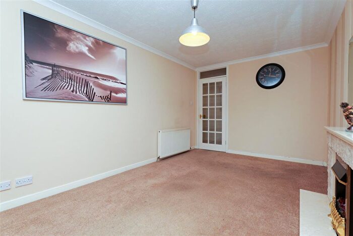 2 Bedroom Flat For Sale In Kirkinner Road, Mount Vernon, Glasgow, G32