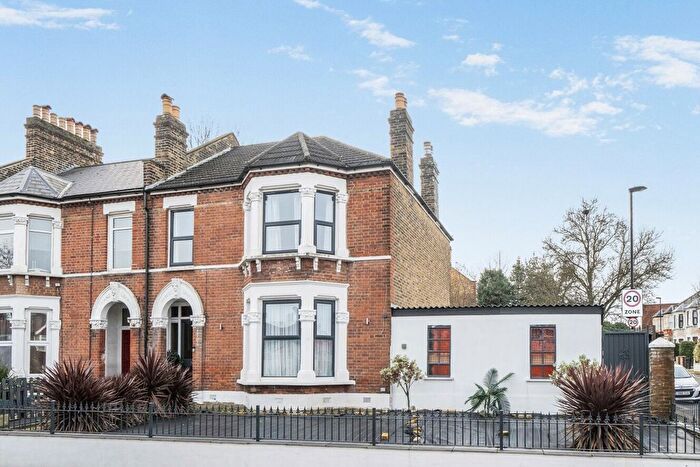 4 Bedroom End Terrace House For Sale In Verdant Lane, Catford, London, SE6