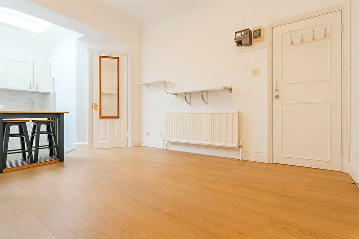 Studio To Rent In Whymark Avenue, Turnpike Lane, N22