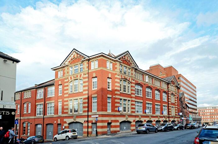 5 Bedroom Flat To Rent In Walsh Court, Bells Square, Sheffield, S1