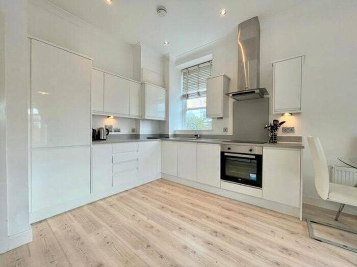 1 Bedroom Flat To Rent In Coburg Dwellings, Hardinge Street, London, E1