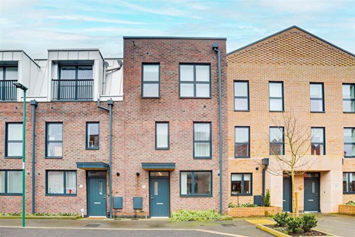 3 Bedroom Terraced House To Rent In Mariner Street, Nottingham, NG2