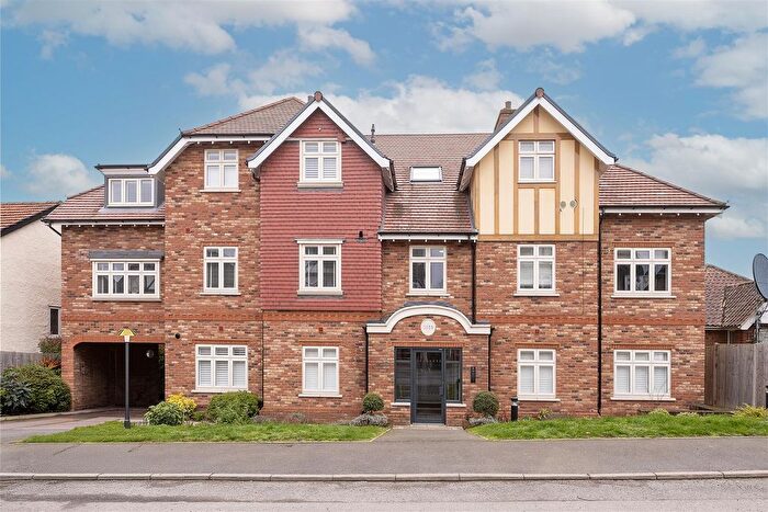 2 Bedroom Property For Sale In Cross Way, Harpenden, AL5