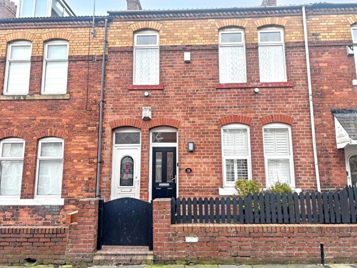 3 Bedroom Flat For Sale In Lansdowne Terrace, North Shields, Tyne And Wear, NE29