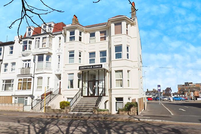 1 Bedroom Flat For Sale In West Hill Road, Bournemouth, Dorset, BH2