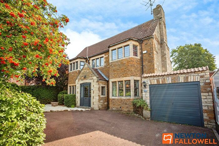 4 Bedroom Detached House For Sale In Signal Road, Grantham, NG31