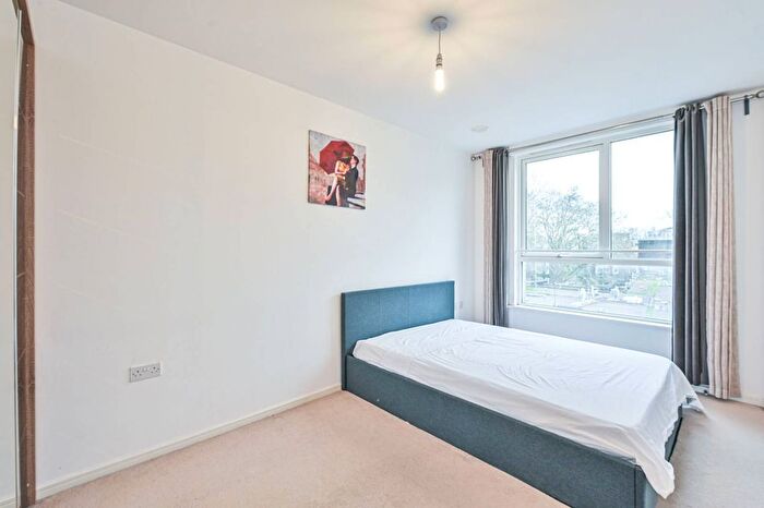 2 Bedroom Flat To Rent In Grahame Park Way, Colindale, London, NW9