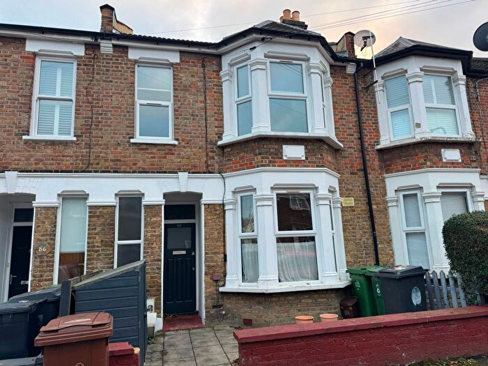 2 Bedroom Flat To Rent In Albert Road, London, E10