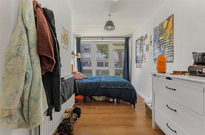 3 Bedroom Flat To Rent In Soane House, Roland Way, SE17