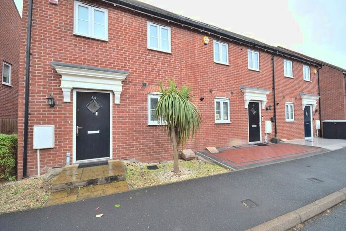 3 Bedroom Semi-Detached House To Rent In Waratah Drive, Chislehurst, BR7