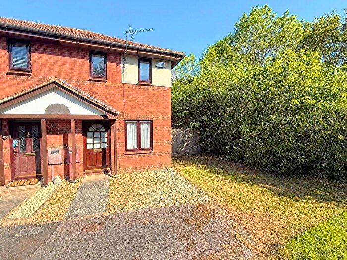 2 Bedroom Semi Detached House For Sale In Peterborough Gate, Willen Park Milton Keynes, MK15