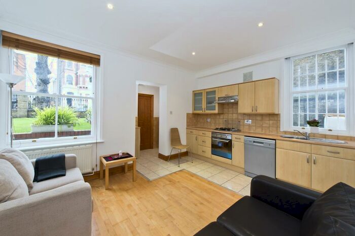 2 Bedroom Apartment To Rent In Nightingale Mansions, Nightingale Lane, London, SW12