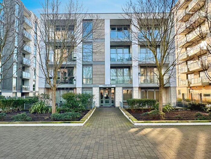 3 Bedroom Flat To Rent In Clayponds Lane, Brentford, TW8