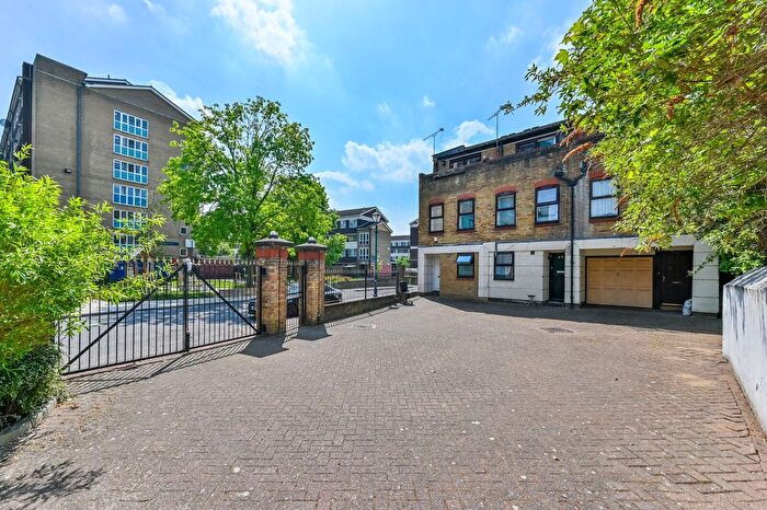 Studio To Rent In Malmesbury Road, Bow, London, E3