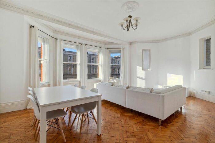 2 Bedroom Flat To Rent In Warwick Road, London, SW5