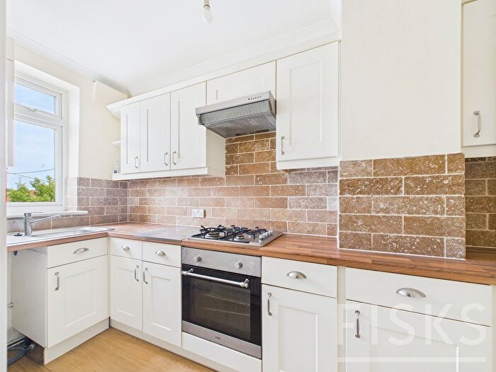 2 Bedroom Flat To Rent In Kiln Road, Benfleet, SS7