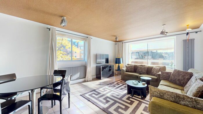 3 Bedroom Flat To Rent In Kinnerton Street, London, SW1X