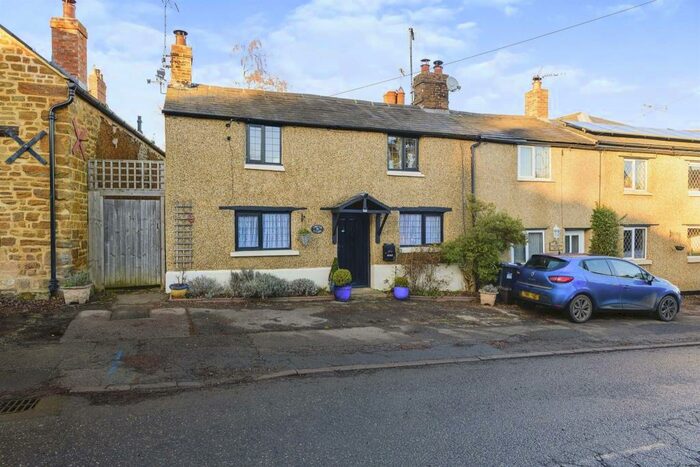 3 Bedroom Character Property For Sale In Brixworth Road, Spratton, Northampton, NN6