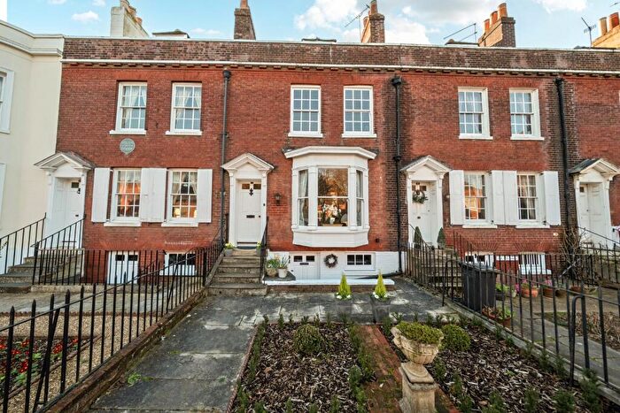 5 Bedroom Terraced House For Sale In Old Commercial Road, Portsmouth, Hampshire, PO1