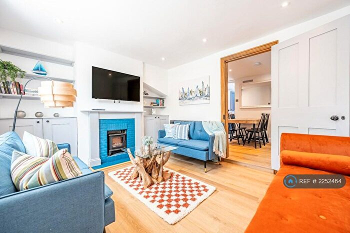 3 Bedroom Terraced House To Rent In Stanford Road, Lymington, SO41