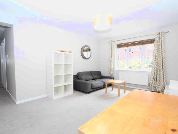 2 Bedroom Flat To Rent In Isis Close, London, SW15
