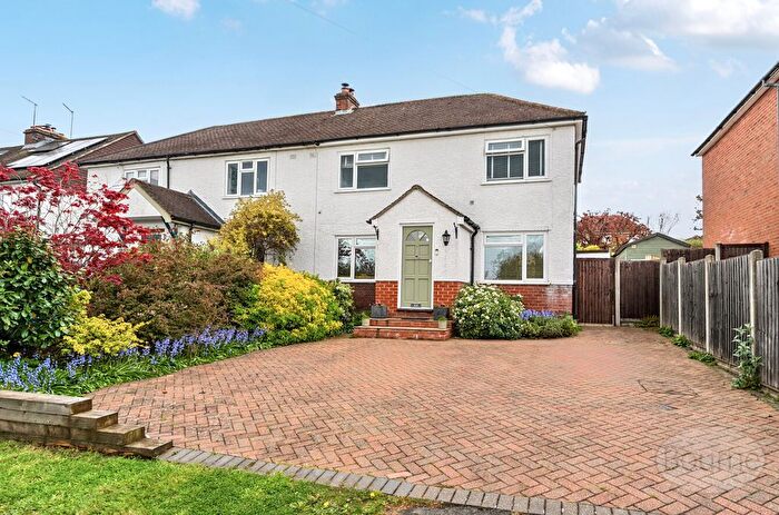 3 Bedroom Semi Detached House For Sale In East Avenue, Farnham, Surrey, GU9