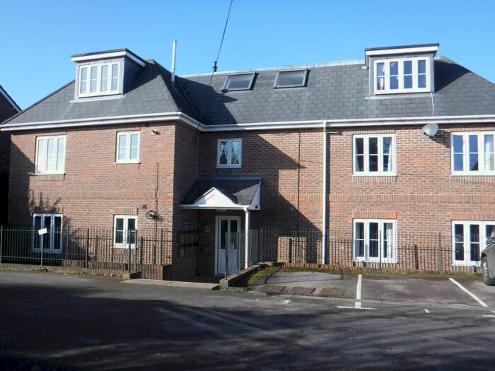 1 Bedroom Flat To Rent In Church Road, Southbourne, PO10