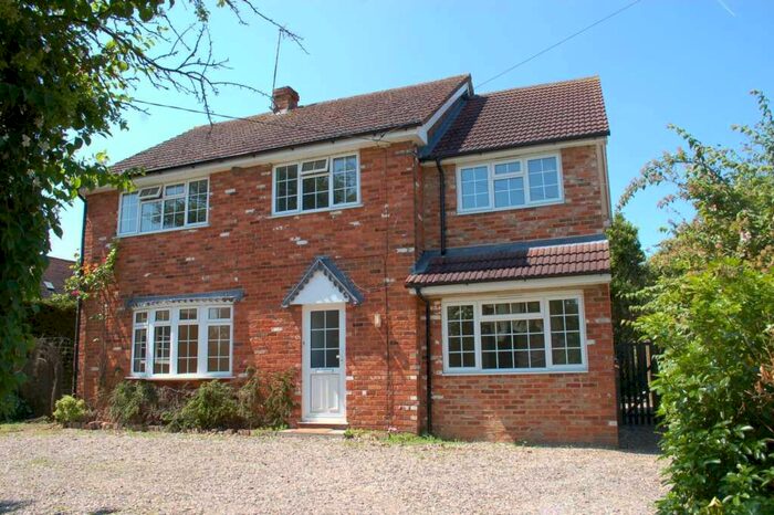 4 Bedroom Detached House To Rent In Henton, Chinnor OX39