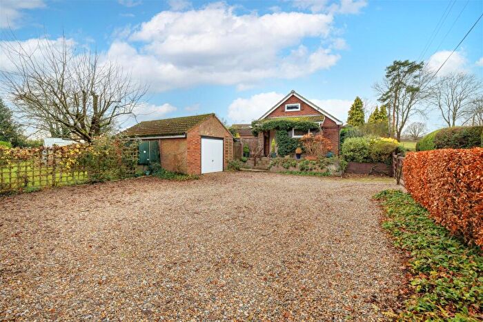 3 Bedroom Chalet For Sale In Waterloo, Gillingham, Beccles, NR34