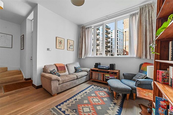 3 Bedroom Flat For Sale In Wyke Road, Hackney Wick, London, E3