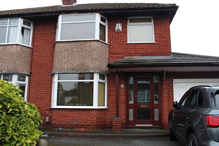3 Bedroom Semi-Detached House To Rent In Sinclair Avenue, Prescot, Merseyside, L35