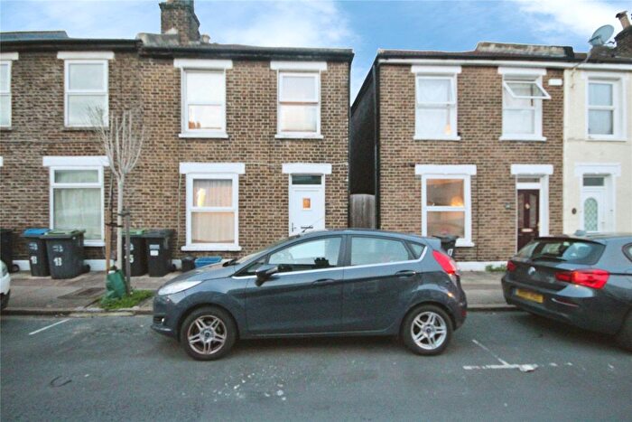 2 Bedroom End Terrace House To Rent In Percy Road, South Norwood, London, SE25