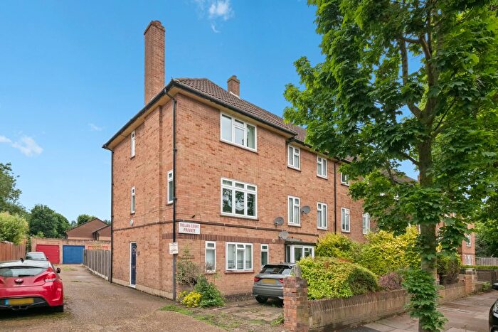 2 Bedroom Maisonette For Sale In Trojan Court, Grosvenor Road, W7