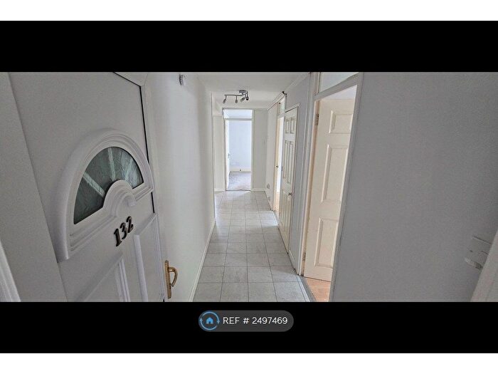 3 Bedroom Flat To Rent In Hazel Road, Cumbernauld, Glasgow, G67