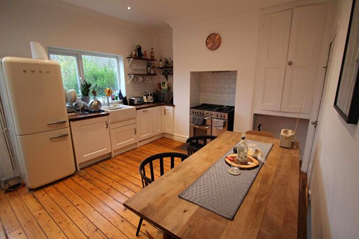 4 Bedroom Terraced House To Rent In Meanwood Road, Meanwood, Leeds, LS7