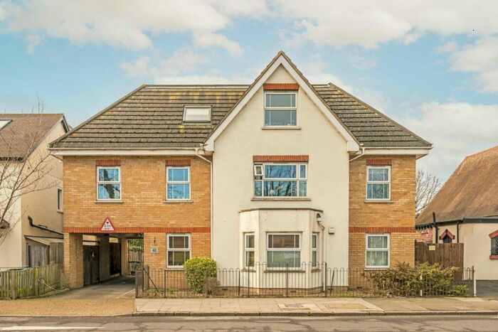 2 Bedroom Flat To Rent In Villiers Road, Kingston Upon Thames, KT1