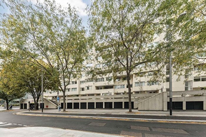 1 Bedroom Flat To Rent In Upper Ground, Upper Ground, SE1