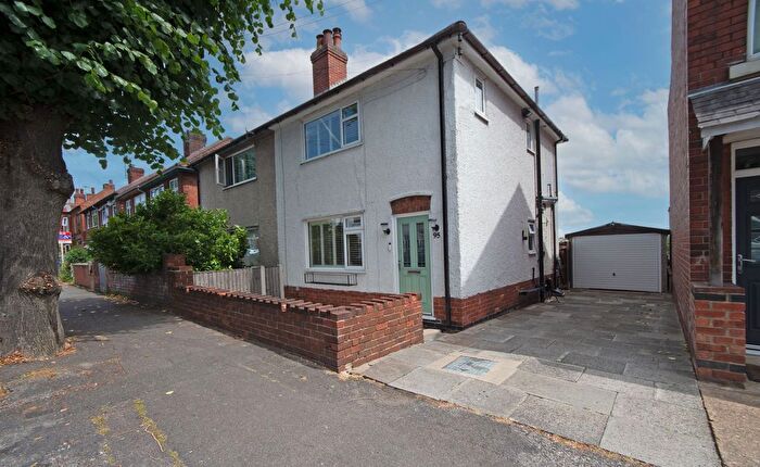 3 Bedroom Semi-Detached House For Sale In Park Drive, Ilkeston, DE7
